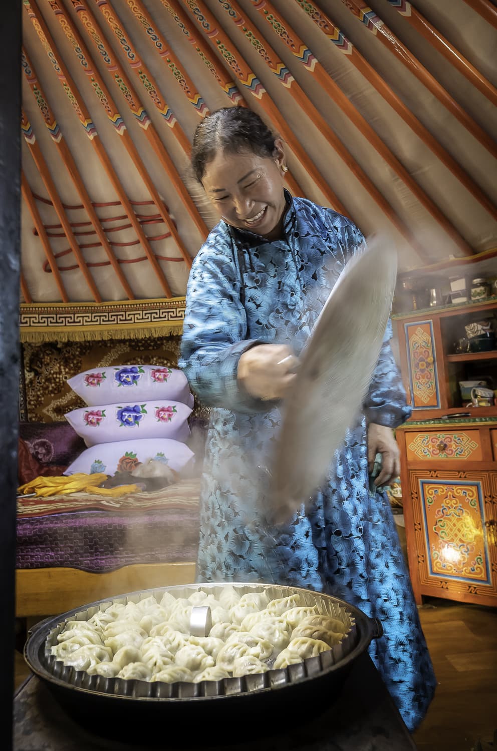 Khugnu Khan and Elsen Tasarkhai 